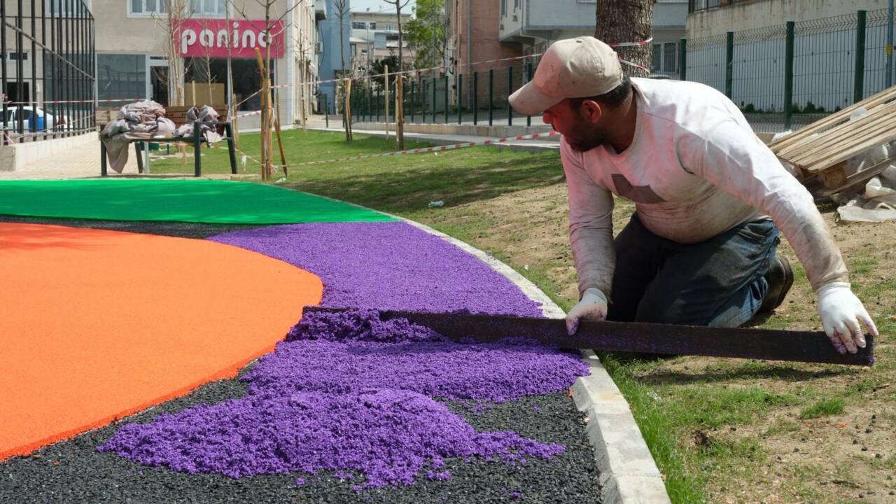 Bursa'da parklara yaz bakımı 11 yb 11