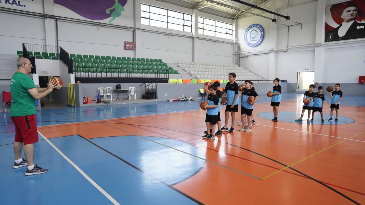 Bursa’da binlerce çocuk sporla buluşuyor 11 Bursa Yıldırım’da Yaz Spor Okulları coşkusu sürüyor