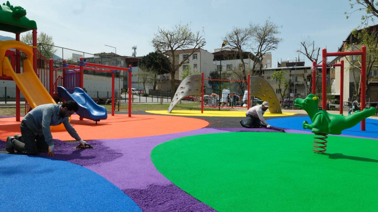 Bursa'da parklara yaz bakımı 12 yb 12