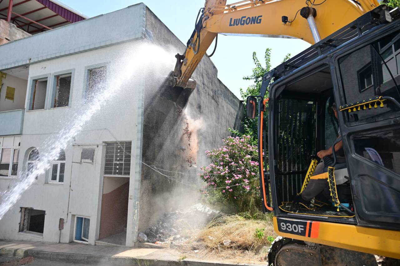 Bursa'da dev dönüşümde 2. etap! O mahallede eski binalar yıkılıyor 6 Bursa'da dev dönüşüm hızlandı! O mahallede 2. etap başladı