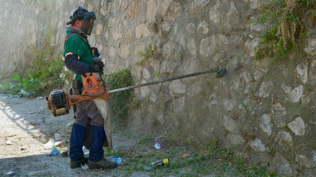 Bursa'da detaylı temizlik! İlçe dip köşe yıkandı 1 Bursa'da detaylı temizlik! İlçe dip köşe yıkandı