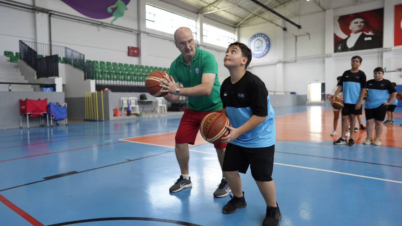 Bursa’da binlerce çocuk sporla buluşuyor 3 Bursa Yıldırım’da Yaz Spor Okulları coşkusu sürüyor