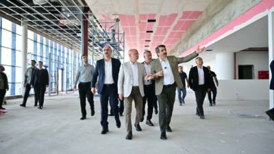 Yıldırım Belediyesi’nin ilçeye kazandıracağı Piremir Gençlik ve Spor Merkezi’ndeki inşaat