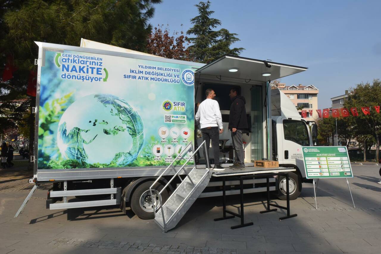 Fwd: [ BASIN BÜLTENİ- FOTOĞRAFLI ] YILDIRIM'DA ATIKLAR NAKİTE DÖNÜŞÜYOR