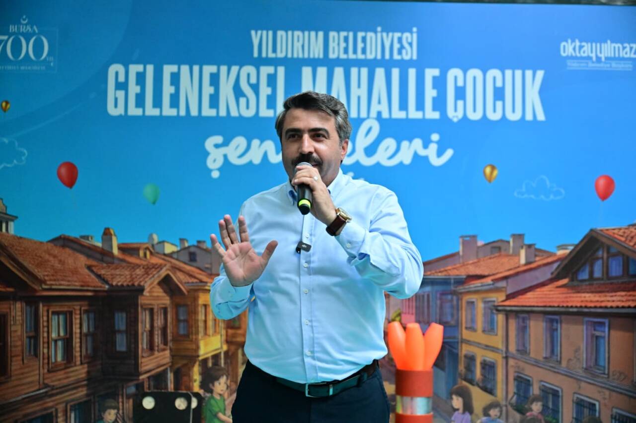 Bursa Yıldırım'da çocukların neşesi sokağa taştı 2 YILDIRIM'DA ÇOCUKLARIN NEŞESİ SOKAĞA TAŞTI