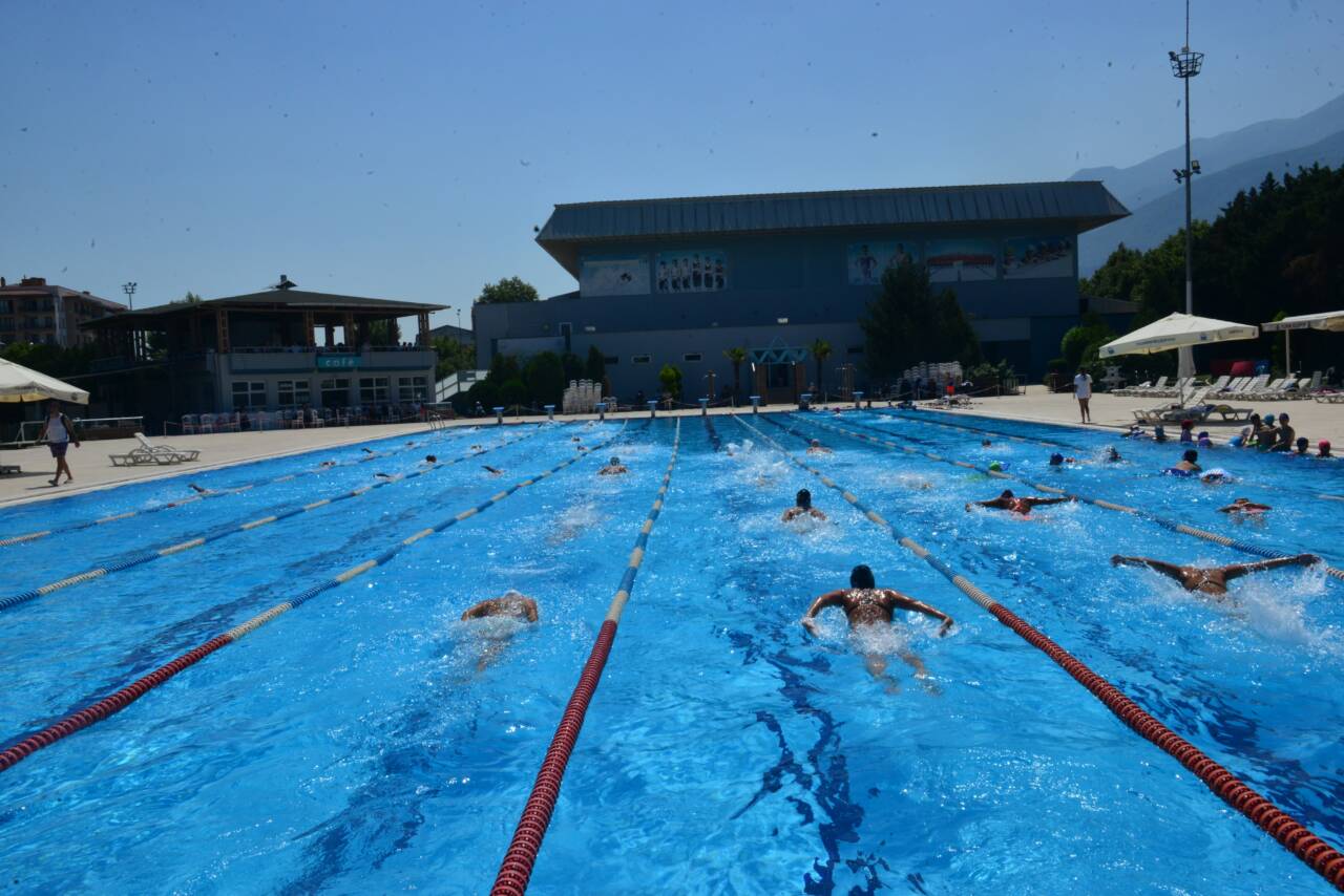 Bursa'da minikler buralarda yazın tadını çıkarıyor! 8 YILDIRIM'DA SPOR VE EĞLENCE BİR ARADA