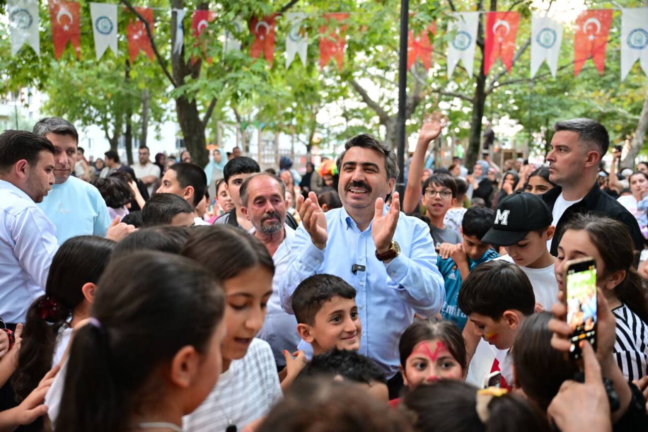 Bursa Yıldırım'da çocukların neşesi sokağa taştı 7 YILDIRIM'DA ÇOCUKLARIN NEŞESİ SOKAĞA TAŞTI