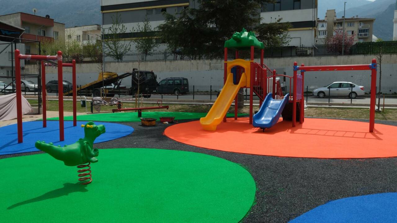 Bursa'da parklara yaz bakımı 8 yb 8