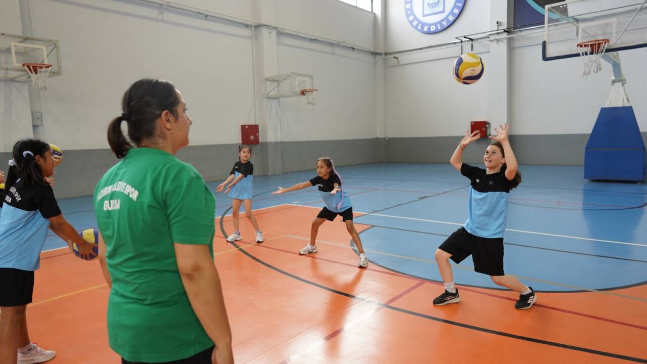 Bursa’da binlerce çocuk sporla buluşuyor 8 Bursa Yıldırım’da Yaz Spor Okulları coşkusu sürüyor