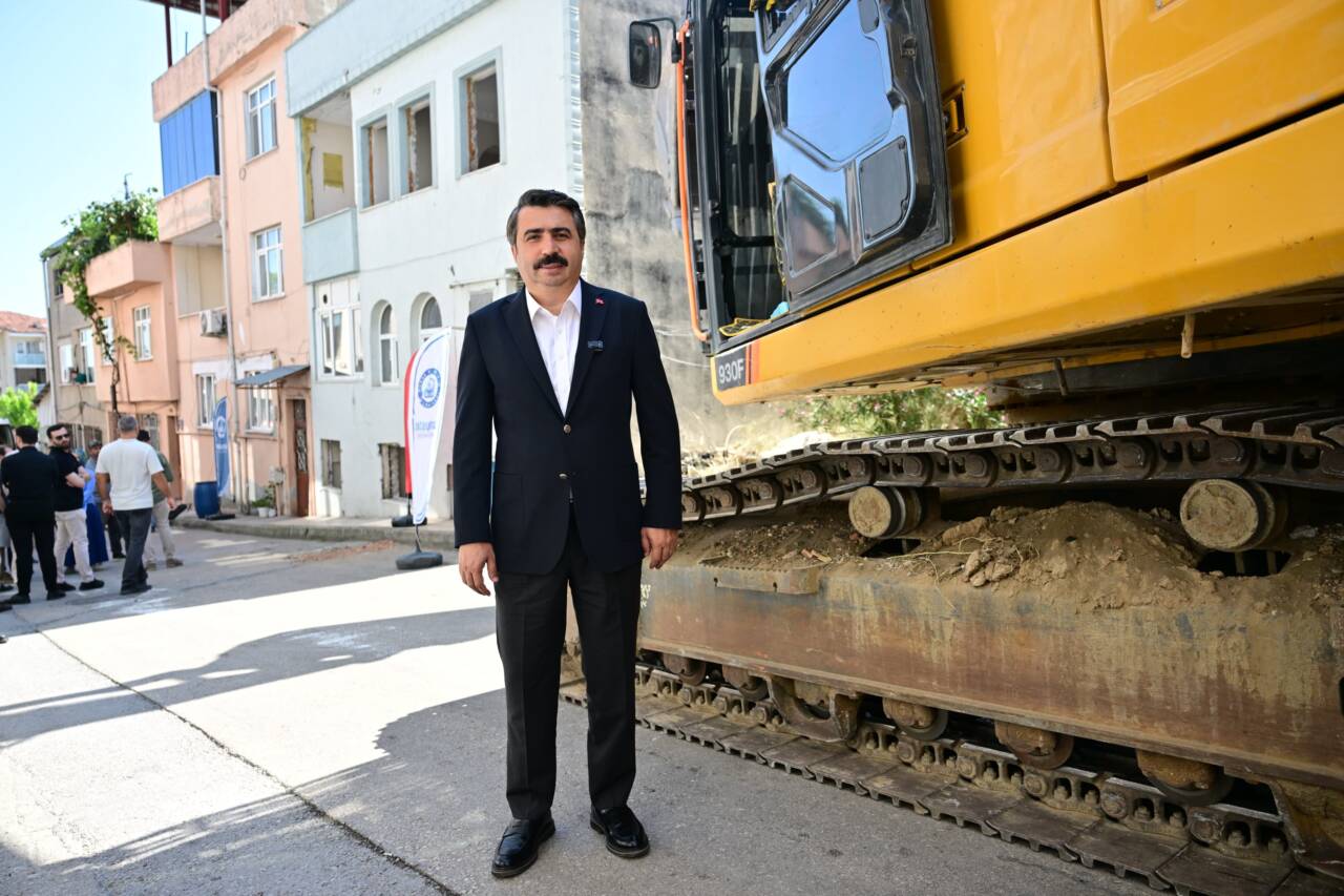 Bursa'da dev dönüşümde 2. etap! O mahallede eski binalar yıkılıyor 3 Bursa'da dev dönüşüm hızlandı! O mahallede 2. etap başladı