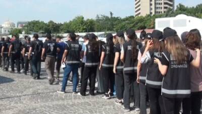 Ankara'da "yeni nesil" suç örgütlerine yönelik operasyonda gözaltına alınan şüphelilerden