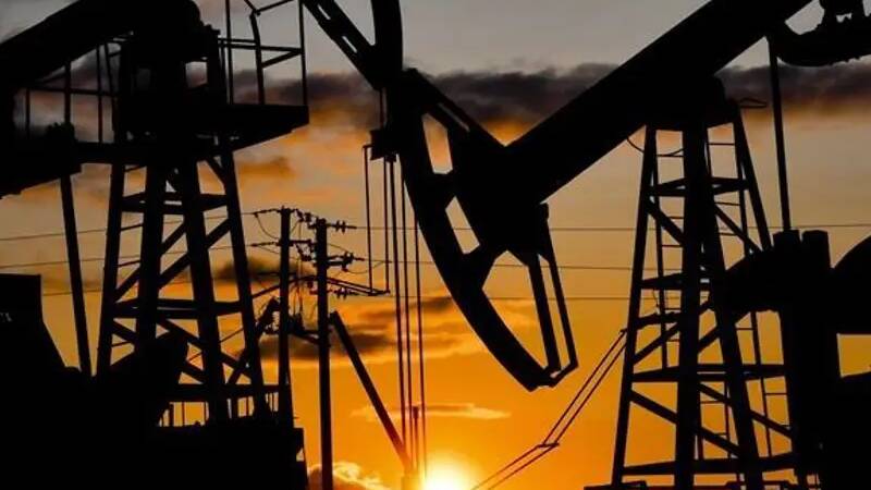 Hürmüz Boğazı’nda saldırı iddiaları petrol fiyatlarını artırdı Petrol fiyatları, Hürmüz Boğazı yakınlarında gemilere saldırı düzenlendiğine ilişkin haberlerin