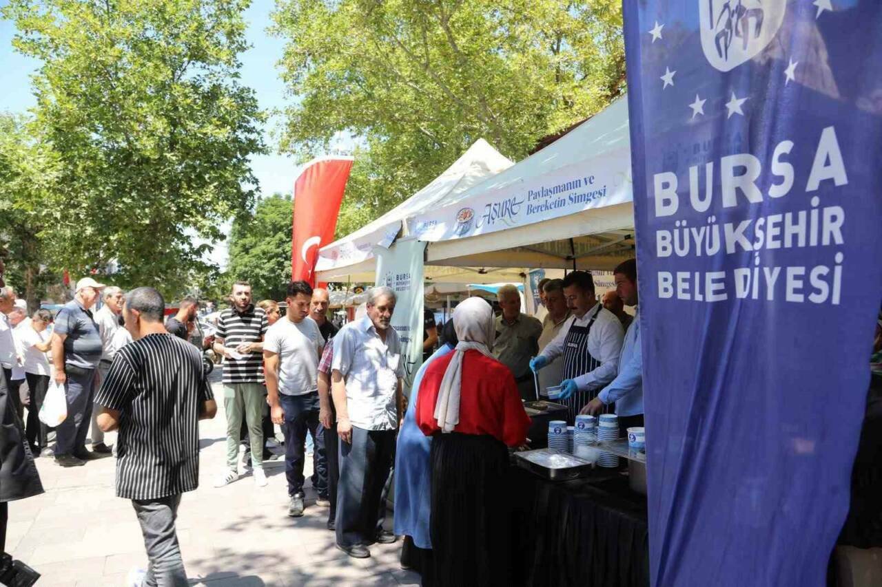 Bursa'da aşure bereketi: Bu kez orada dağıtıldı 1 yenisehirde asure bereketi e9ba46d07031