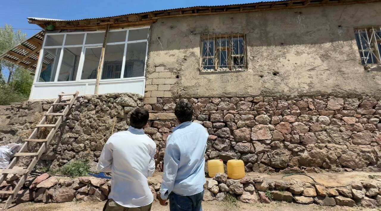 Yılanlı ev! Ne yaptılarsa kurtulamadılar 1 yilanli ev ne yaptilarsa kurtulamadilar 42a37124bc14