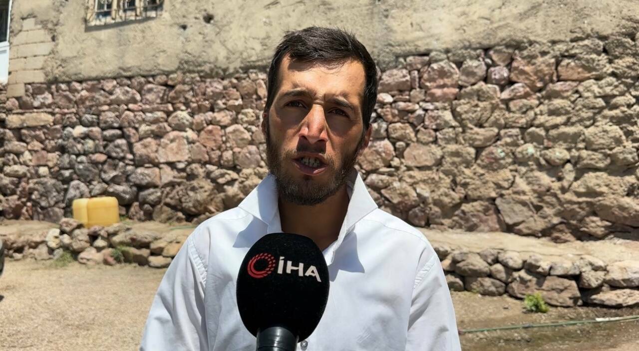Yılanlı ev! Ne yaptılarsa kurtulamadılar 5 yilanli ev ne yaptilarsa kurtulamadilar 77374c27dabf
