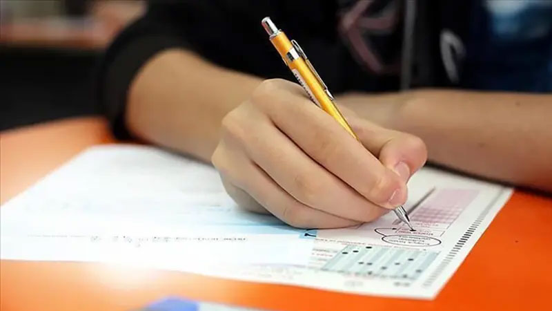 ÖSYM'nin "https://ais.osym.gov.tr" adresinden yarın başlayacak YKS tercihleri için üniversitelerde toplam
