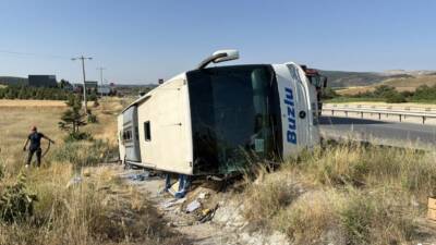 Eskişehir'de yolcu otobüsünün şarampole devrilmesi sonucu 24 kişi yaralandı. Otobüsteki
