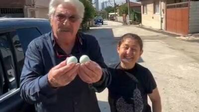 Bursa'da yolu şaşıran oyuncu Erdal Özyağcılar, yol tarifi istediği vatandaşla